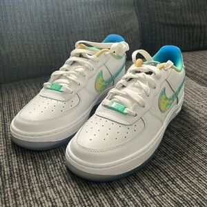 🤩Nike AIR FORCE 1 LV8 GS ‘unlock your space’ Sz 5Y Grade School-NEW
